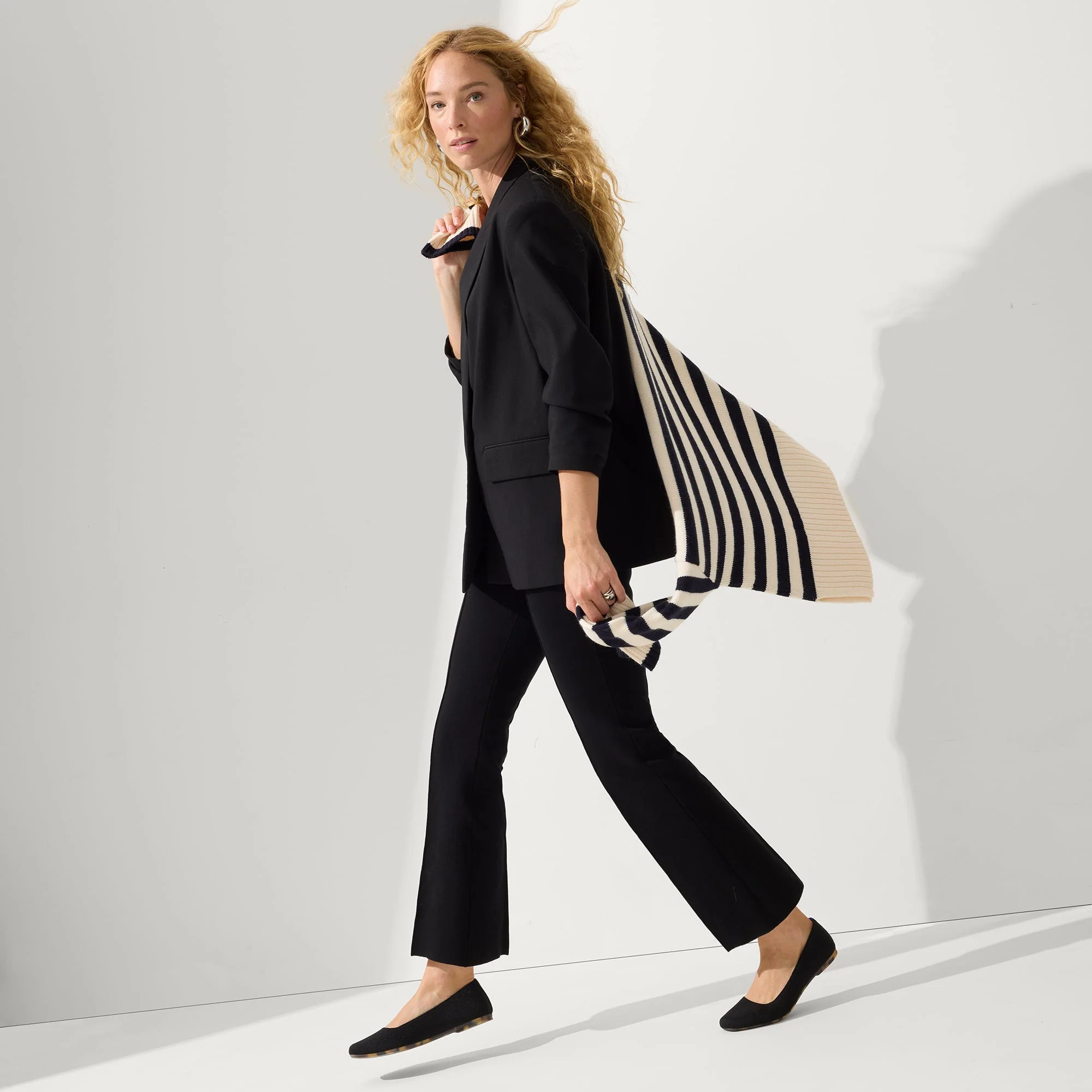 The Max Square - Black - Image 3